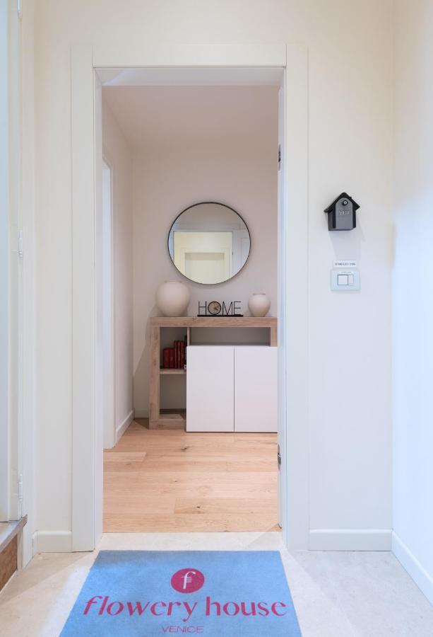 Apartment Flowery House